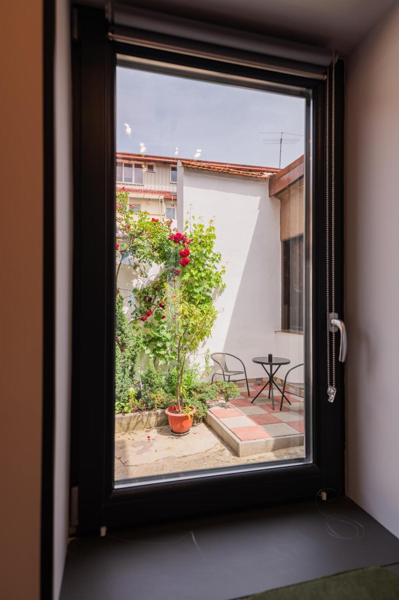 Fun House - Comfortable Stay With Garden And Near Parking Braşov Eksteriør bilde