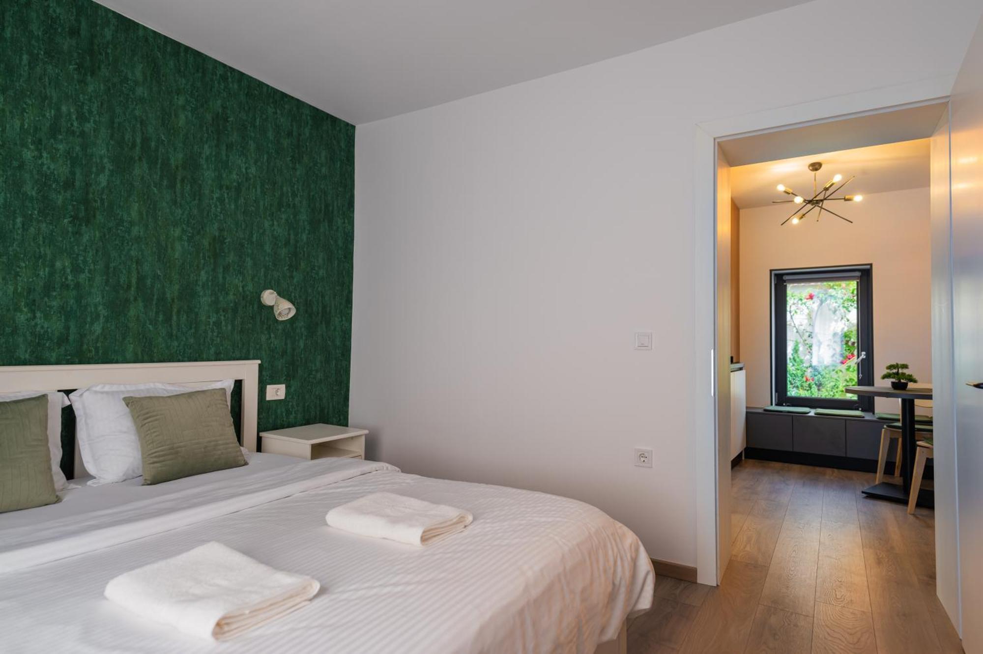 Fun House - Comfortable Stay With Garden And Near Parking Braşov Eksteriør bilde